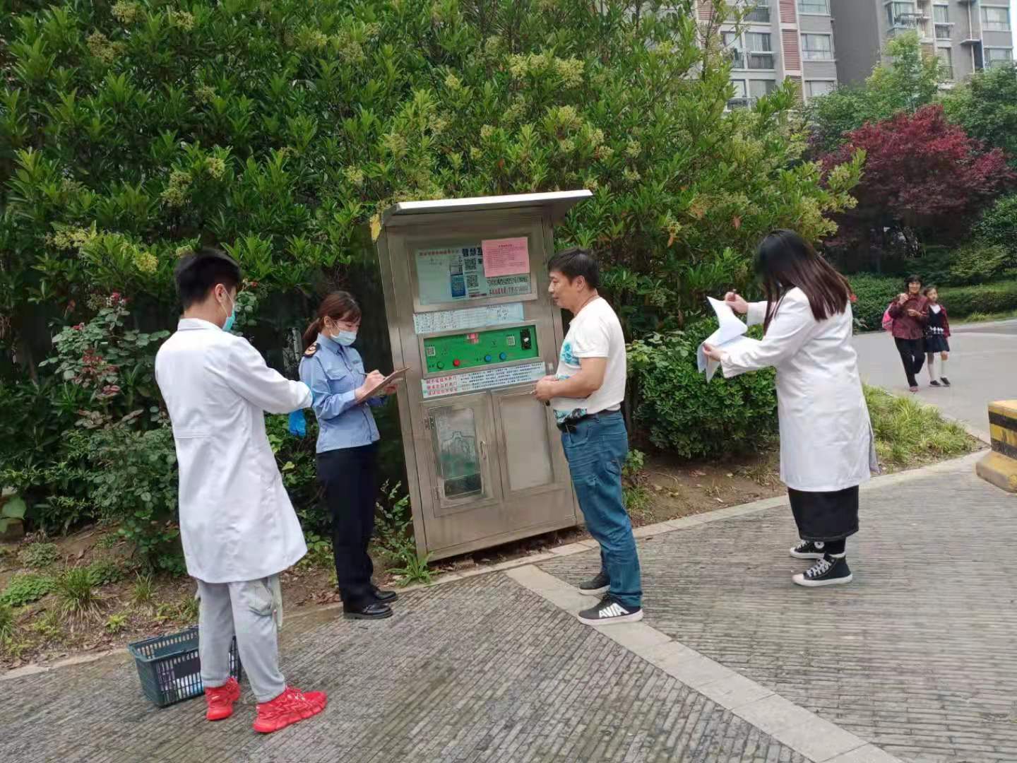 8鼓楼区卫生监督所积极开展现制现售水监督检查袁苏.jpg
