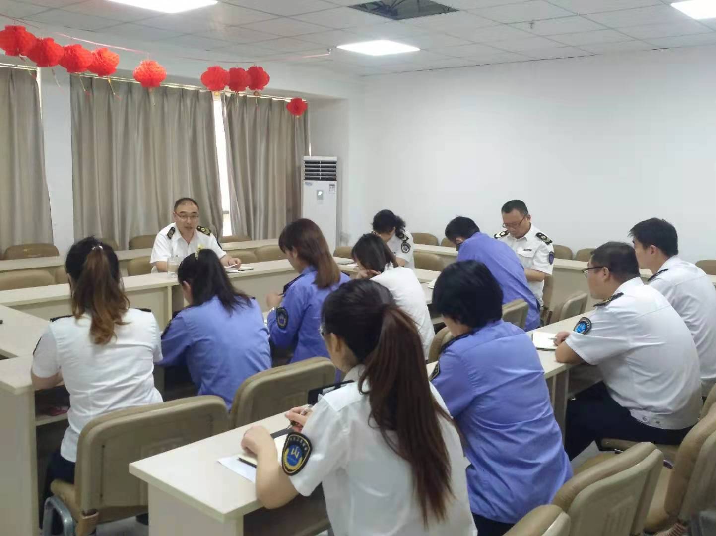 8鼓楼区卫生监督所传达六条禁令杨靖.jpg 8鼓楼区卫生监督所传达六条禁令杨靖.jpg