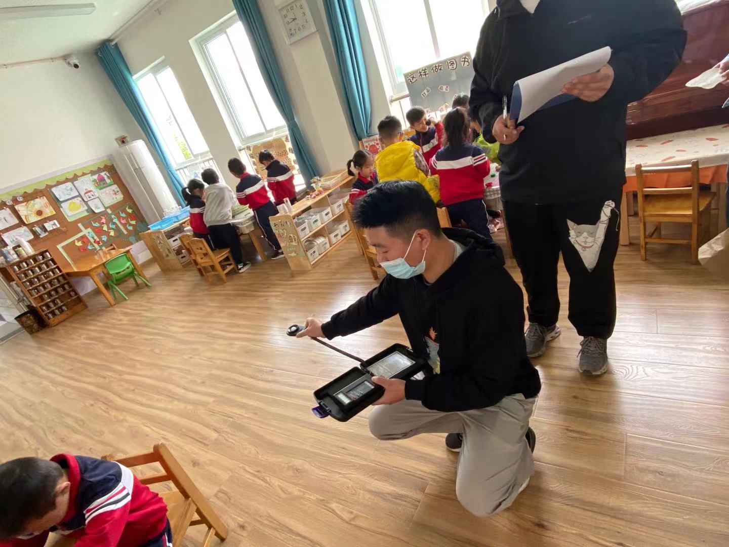 8鼓楼区卫生监督所积极开展托幼机构采光照明检测曾潮怡.jpg