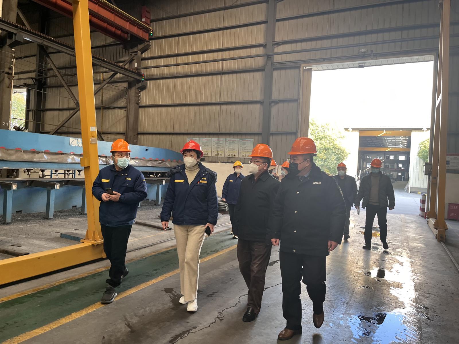 市专家评审组对鼓楼区健康企业进行创建评审.jpg