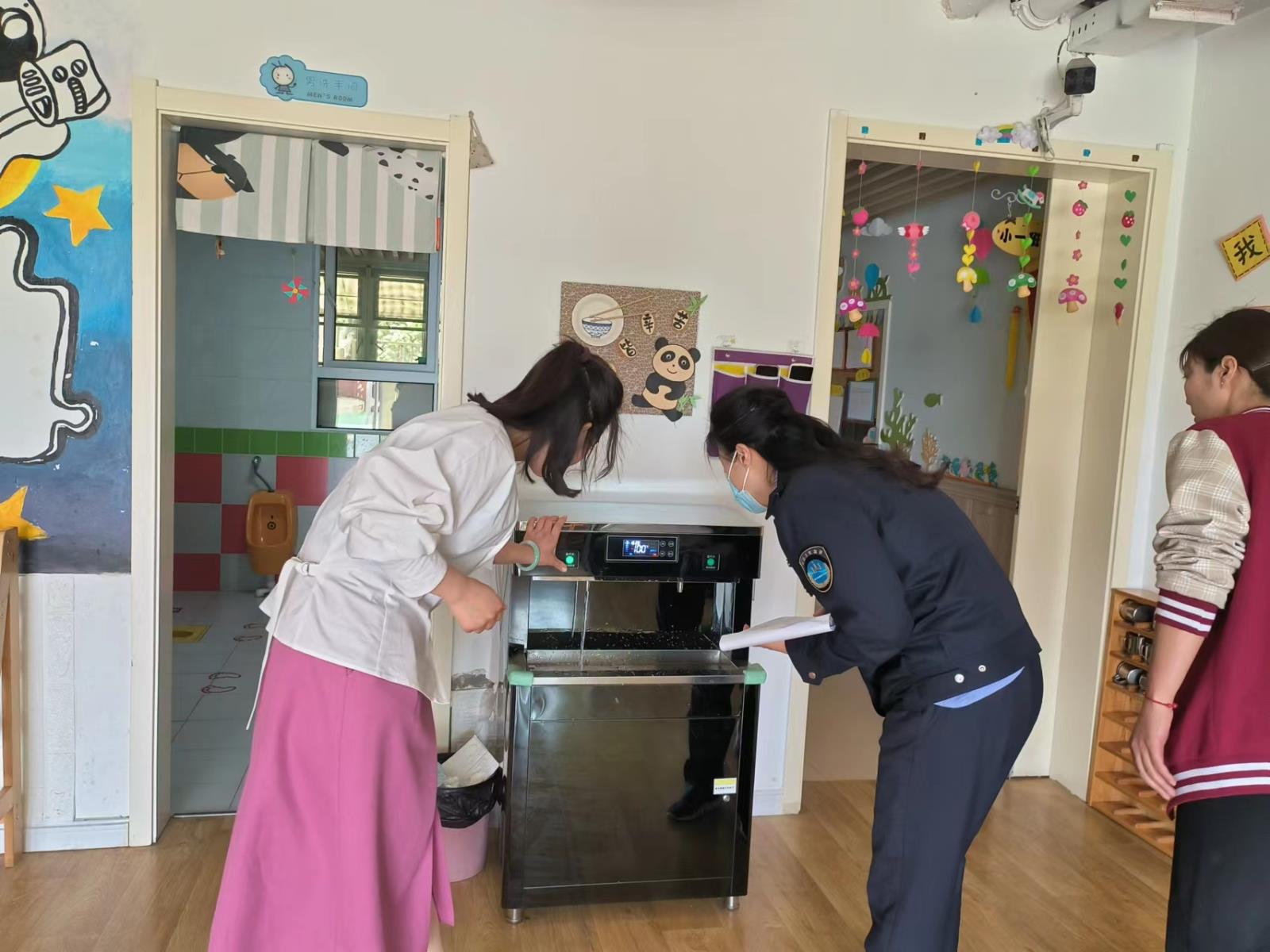 云龙区开展托育机构专项检查行动.jpg